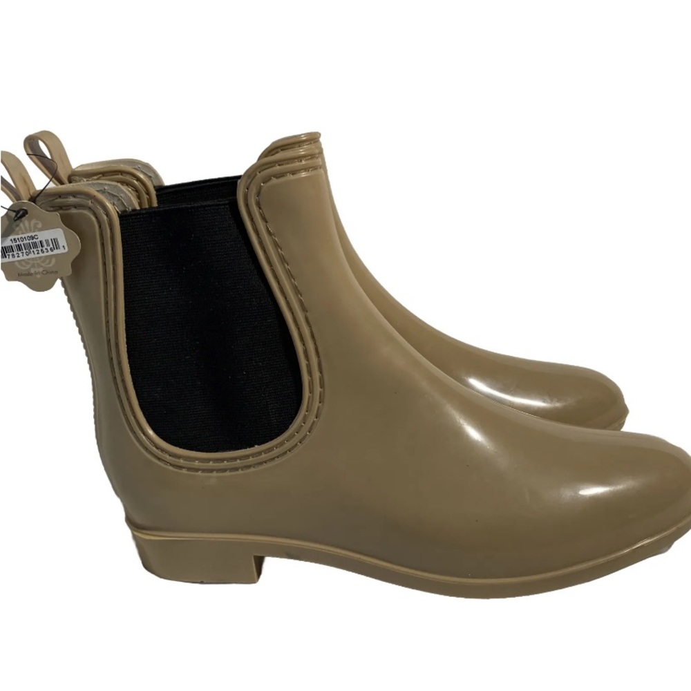 Coco And Carmen Tan And Black Ankle Rain Boots Size 9.5